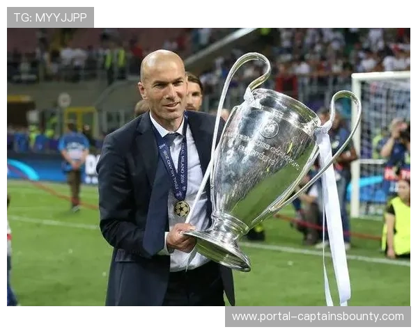 伯纳乌包厢见证传奇,齐达内现场观战皇马曼城焦点战 伯纳乌包厢见证传奇,齐达内现场观战皇马曼城焦点战